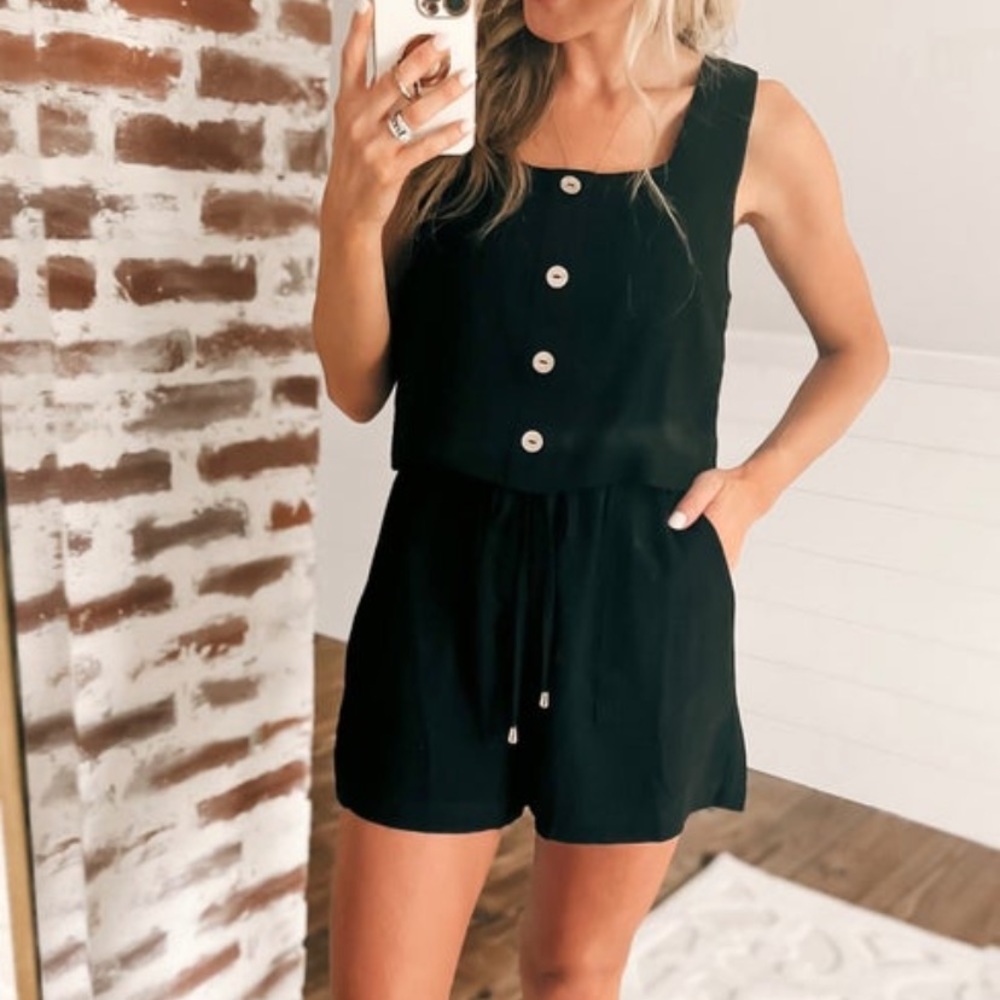 Boutique Allie Rose Black Linen overlay Romper